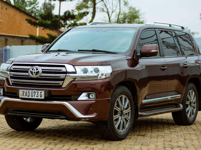 Airport Pickup in Punjab – Comfortable & Reliable Travel with Eagle Eye Car Rentals