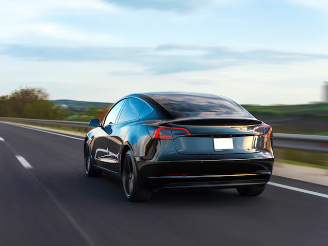 Taxi Service from Airport in India – Travel Comfortably with Eagle Eye Car Rentals